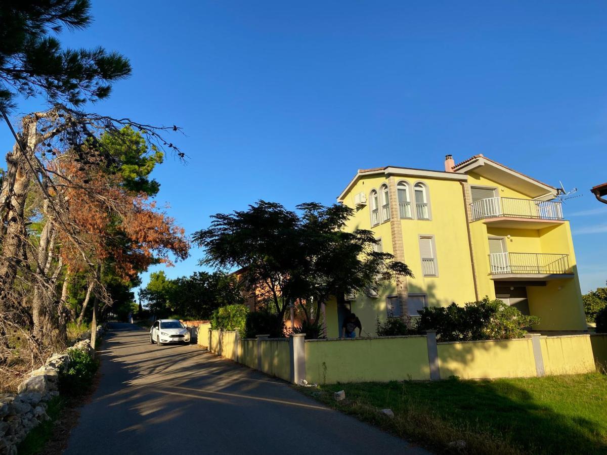 Villa Mena Vir Kültér fotó
